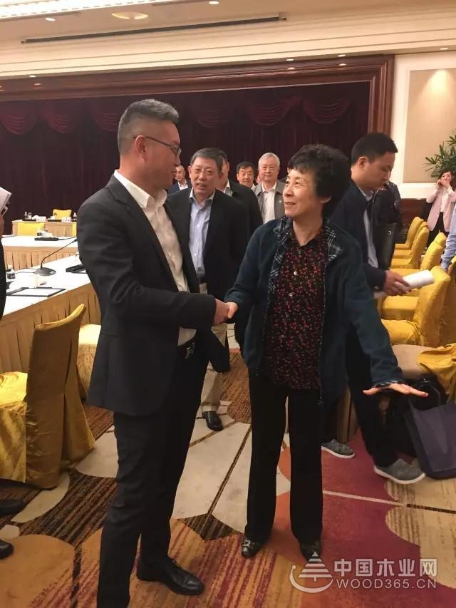 书香门地作为优秀企业代表受邀出席全国人大常委会《产品质量法》座谈会并做建议发言