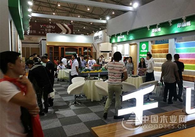 千山木业携首发新品,点亮成都建博会!