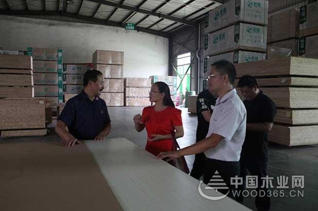 自治区农业龙头企业调研组到壮象尊宝娱乐考察