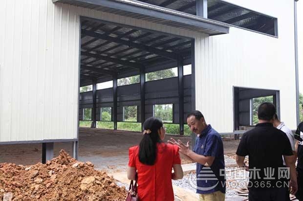 自治区农业龙头企业调研组到壮象尊宝娱乐考察