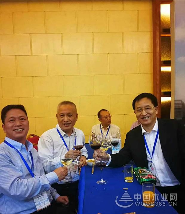 怡黄尊宝娱乐江总受邀参加第七届世界木材与木制品贸易大会