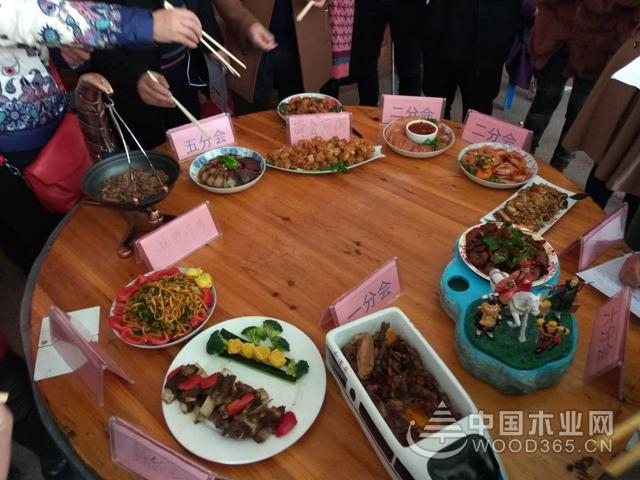 同心协力贴地宣传,鹏森缘团队亮相柳州“百家宴”