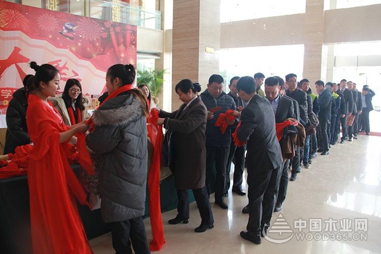 2018年山东峰泰(康贝德)集团迎新年会盛典隆重举行
