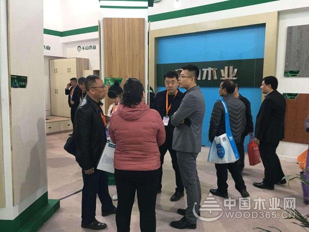 千山尊宝娱乐携真木板强势出击北京建筑装饰展