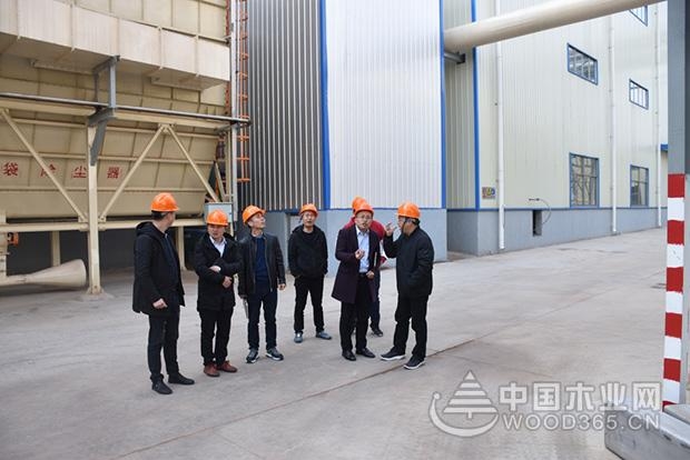 方太柏橱采购部长赵剑锋等一行到访科林尊宝娱乐工厂参观