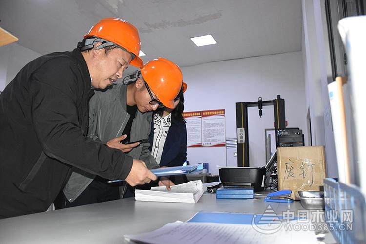 行业大咖万科考察组来访科林 洽谈战略合作
