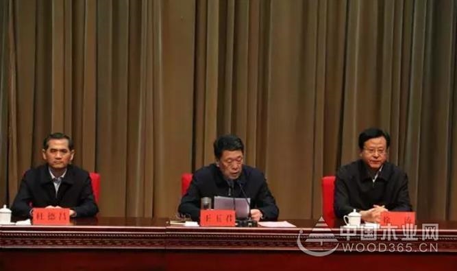 临沂市2020慈善情暖万家活动峰泰康贝德木业现场捐赠百万善款