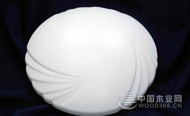 树脂灯罩和亚克力灯罩二选一 哪个比较好呢?