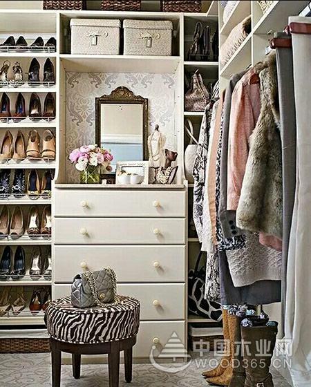 10款步入式衣帽间装修效果图,满足女人的家居
