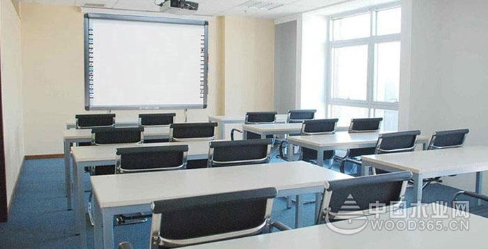 一组学校室内多媒体教室图片