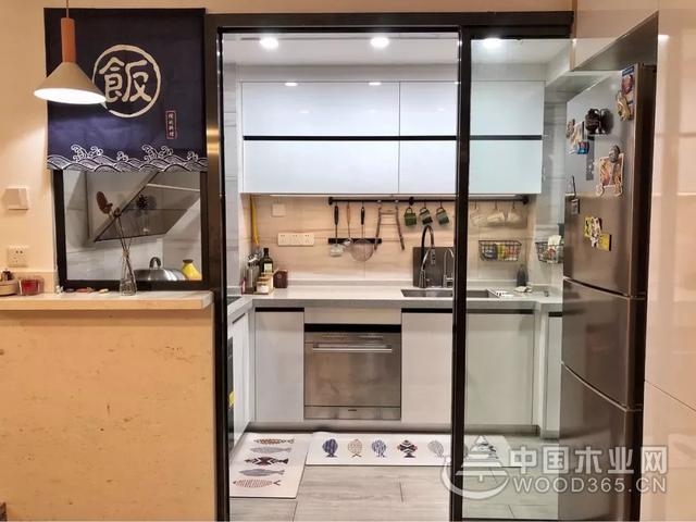 30款厨房玻璃门图片,简洁明亮,真好看!