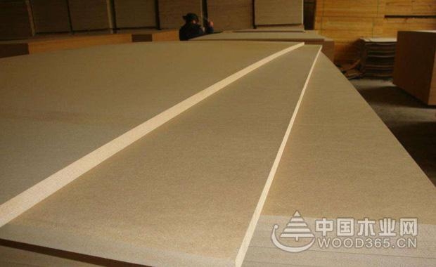 相信不少朋友都不懂装修建材这一块,不过中纤板可以经常用于制作家具