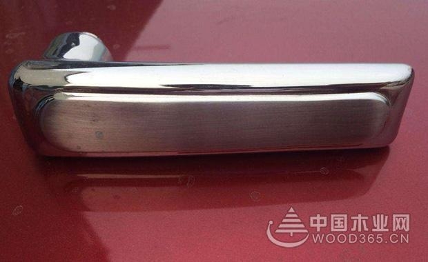 如何更换防盗门把手?防盗门把手有哪些材质?