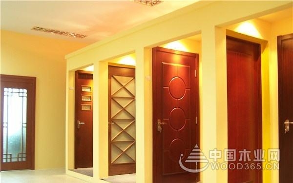 春天品牌门多少钱?