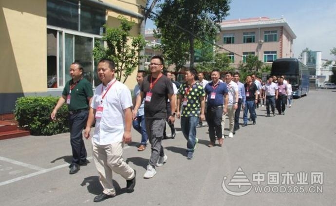 重庆木门及定制企业再次走进山东考察