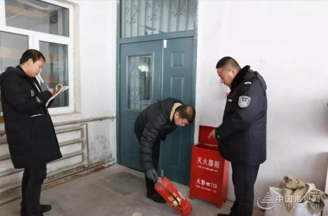 黑龙江沾河深入木制品加工企业开展安全生产检查
