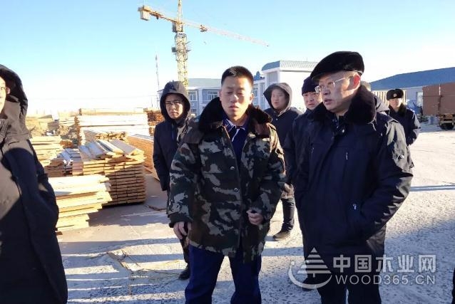 满洲里市领导对木材涉粉爆企业进行安全生产大检查