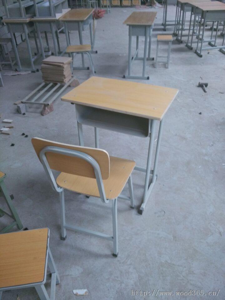洛阳小学生课桌椅_洛阳单双人钢木课桌椅